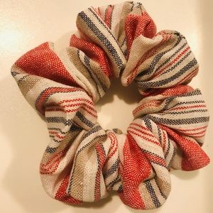 just peachy scrunchie 🍑☀️